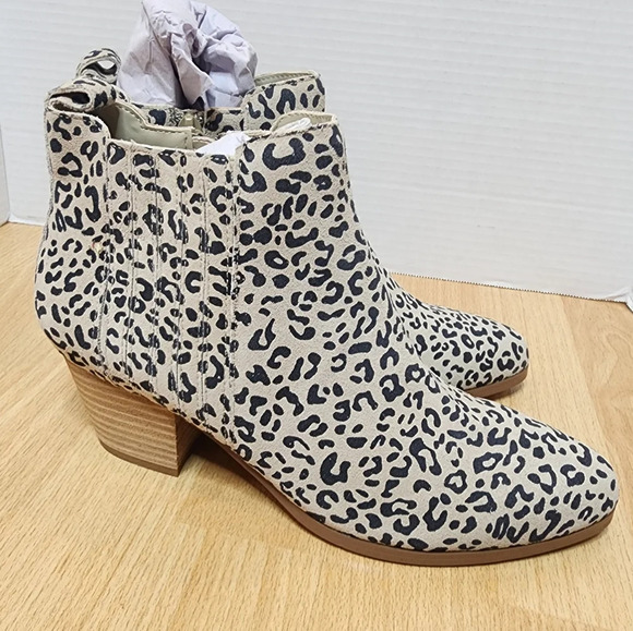 NWT Violet & Red Leather cheetah leopard cortny heeled booties size 8.5M - Picture 3 of 13